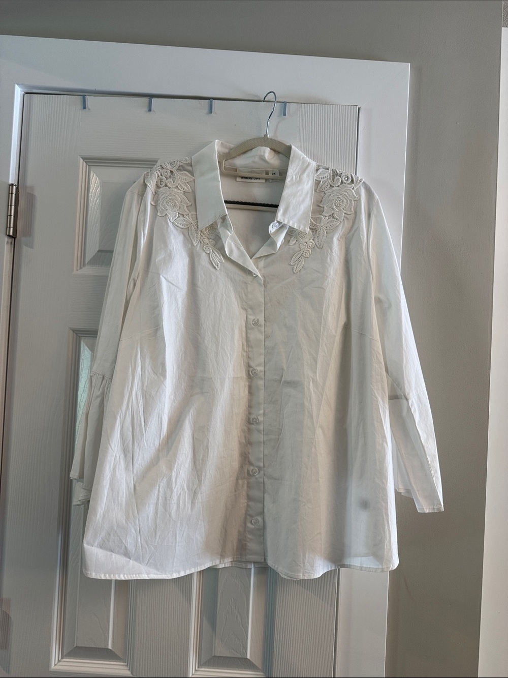 Women's White Embroidered Collar Button-Up Blouse